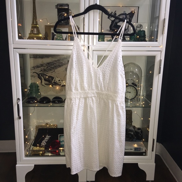 Forever 21 Contemporary Eyelet Dress. - Picture 4 of 7